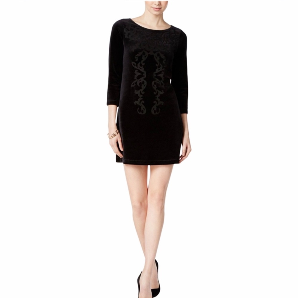 Woman’s Black velvet Dress by Sanctuary